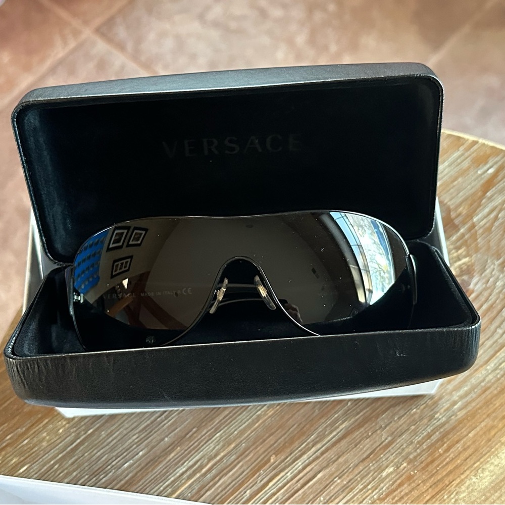 Versace Black Designer Sunglasses - Picture 9 of 9